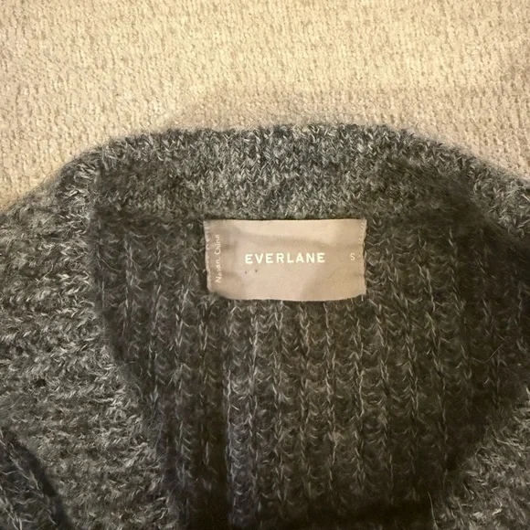 Everlane Cocoon Crew in Alpaca - Picture 4 of 4